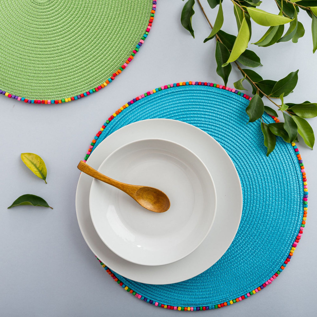 Arca ronde placemats met gekleurde kraaltjes, kies uit turquoise, geel, oranje, rood, zwart