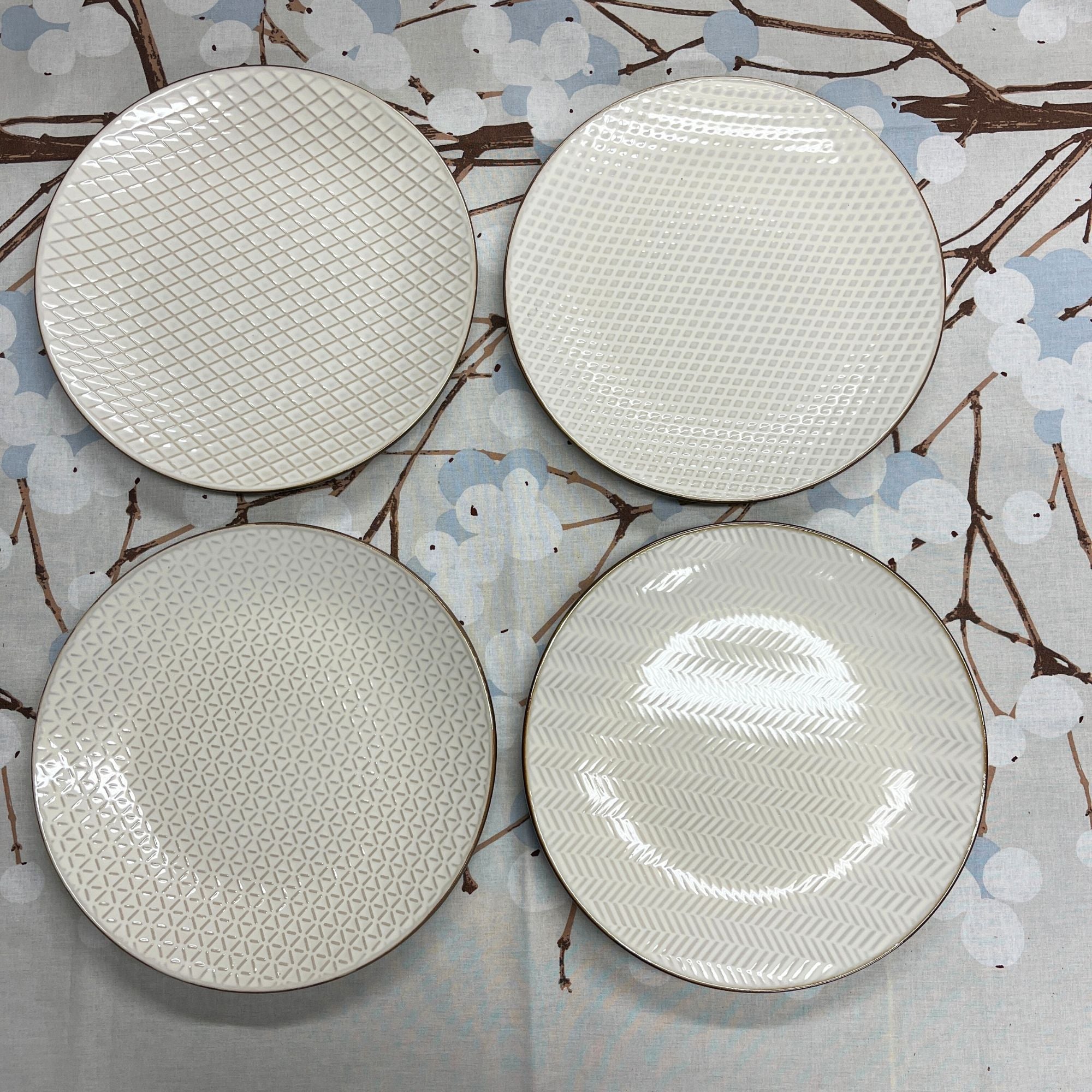 Reliëf servies met bronzen rand, sets van 4 dinerborden, ontbijtborden en kommen | Kleuroptafel