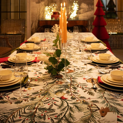 Kersttafelkleed Rudy met hert, kersttakken en -decoratie, kies je formaat (ook rond en als tafelloper)